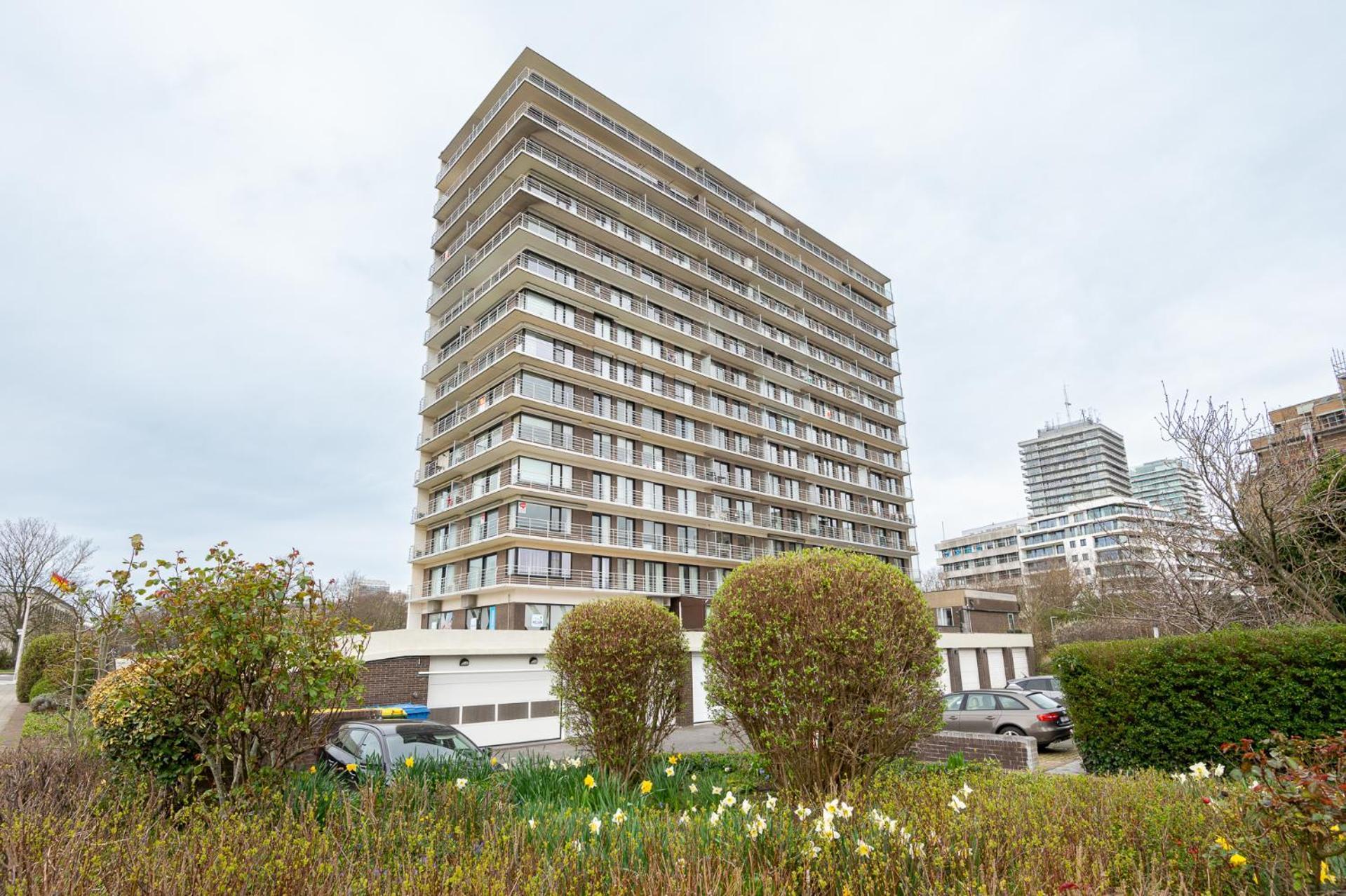 Stunning Views Over With Garage Appartement
