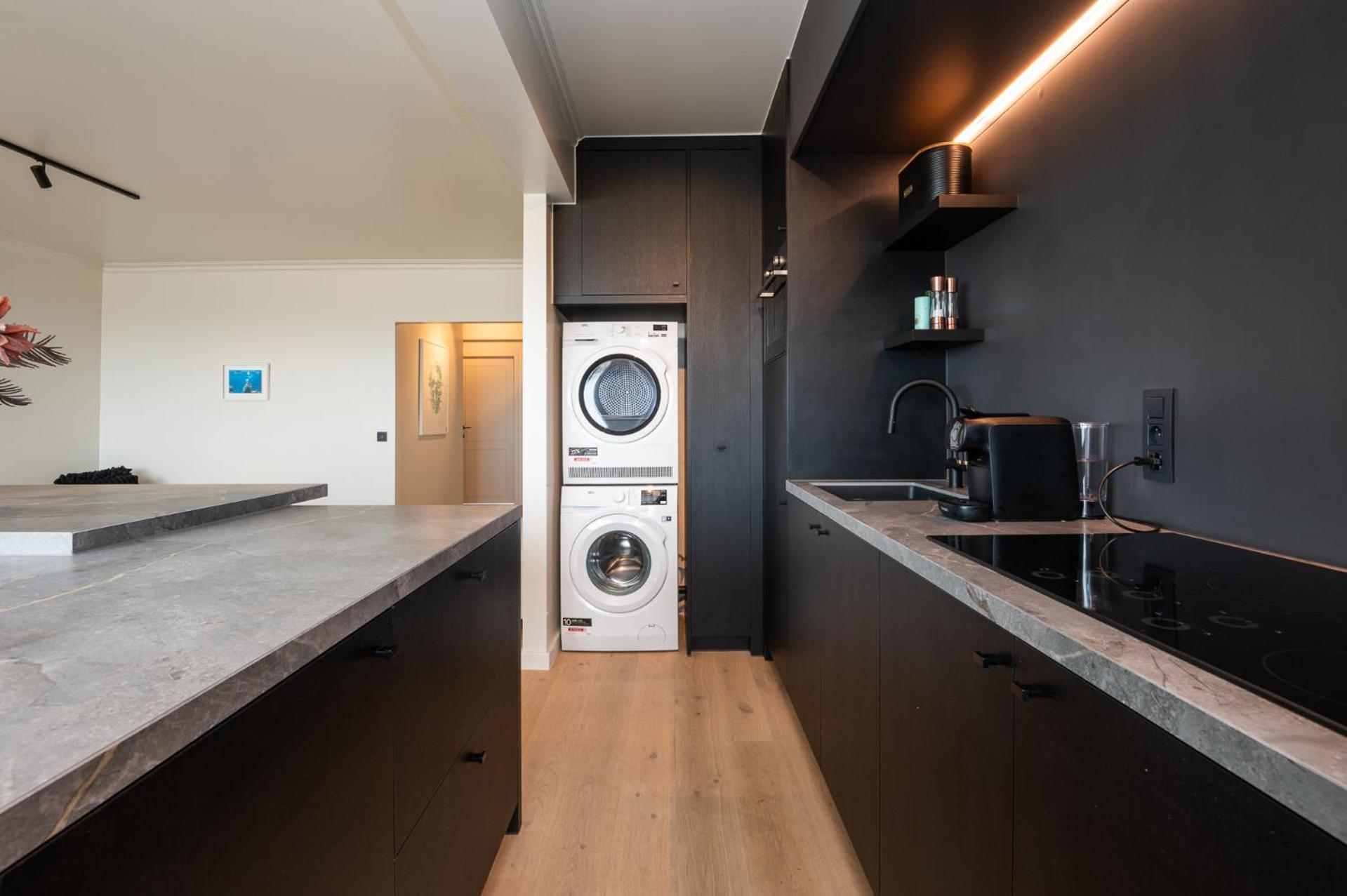 Stunning Views Over With Garage Appartement
